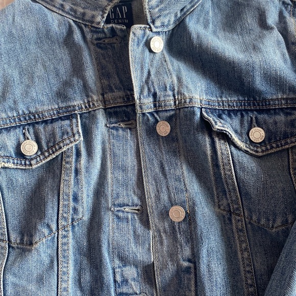 NWT GAP jean jacket - Picture 3 of 6